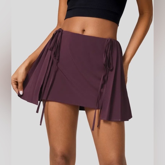 Halara Wine/Burgundy Mid Rise Invisible Zipper Tie Side Mini Skirt| NEW!!🎾🏓 - Picture 1 of 8